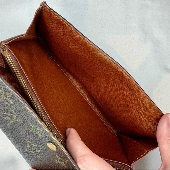 Louis Vuittton Monogram Sarah Long Wallet - Excellent Interior - Picture 11 of 15